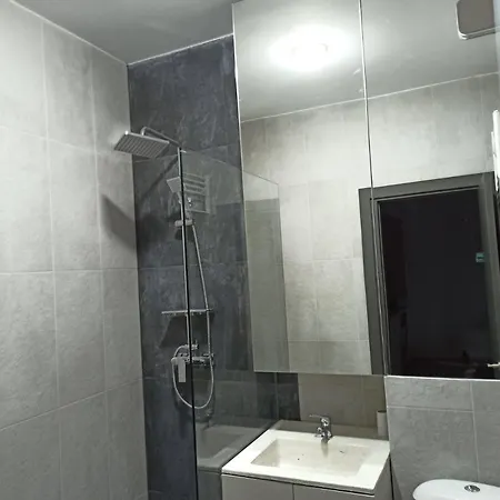 Apartamento Stylish, Modern 2 Flat With River View, Near Presidential Palace *