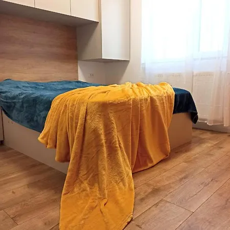 Stylish, Modern 2 Flat With River View, Near Presidential Palace *